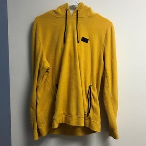 Yellow Abercrombie & Fitch sweatshirt